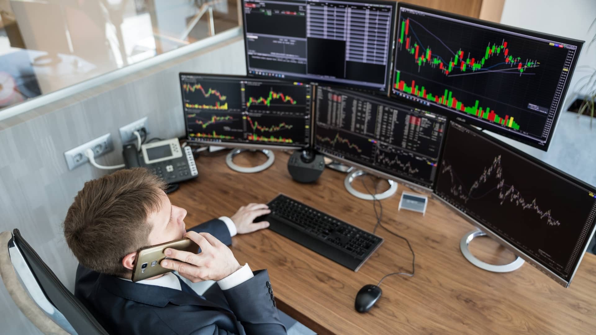 Trading: Memahami Esensi dan Tantangan di Balik Aktivitas Berdagang di Pasar Keuangan