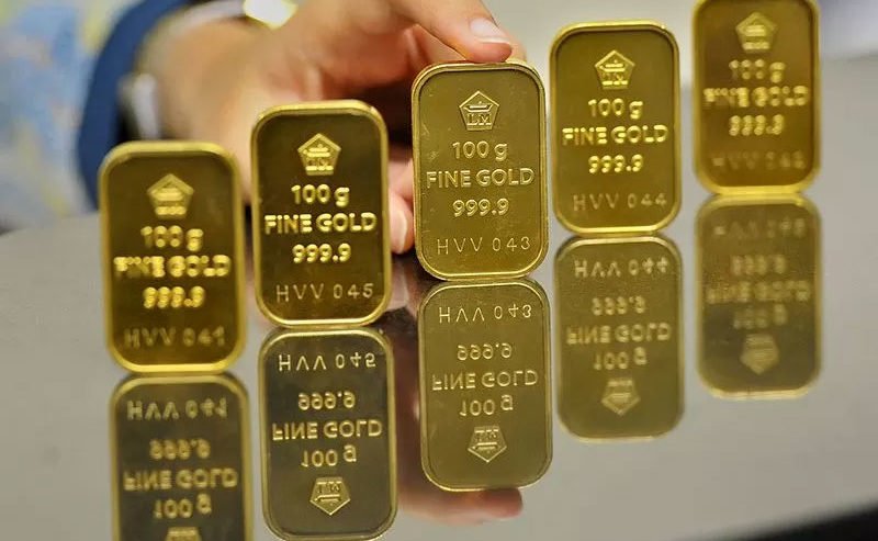 Apakah Emas Masih Menjadi Pilihan Investasi yang Menguntungkan? Analisis Kelebihan dan Tantangan dalam Berinvestasi Emas