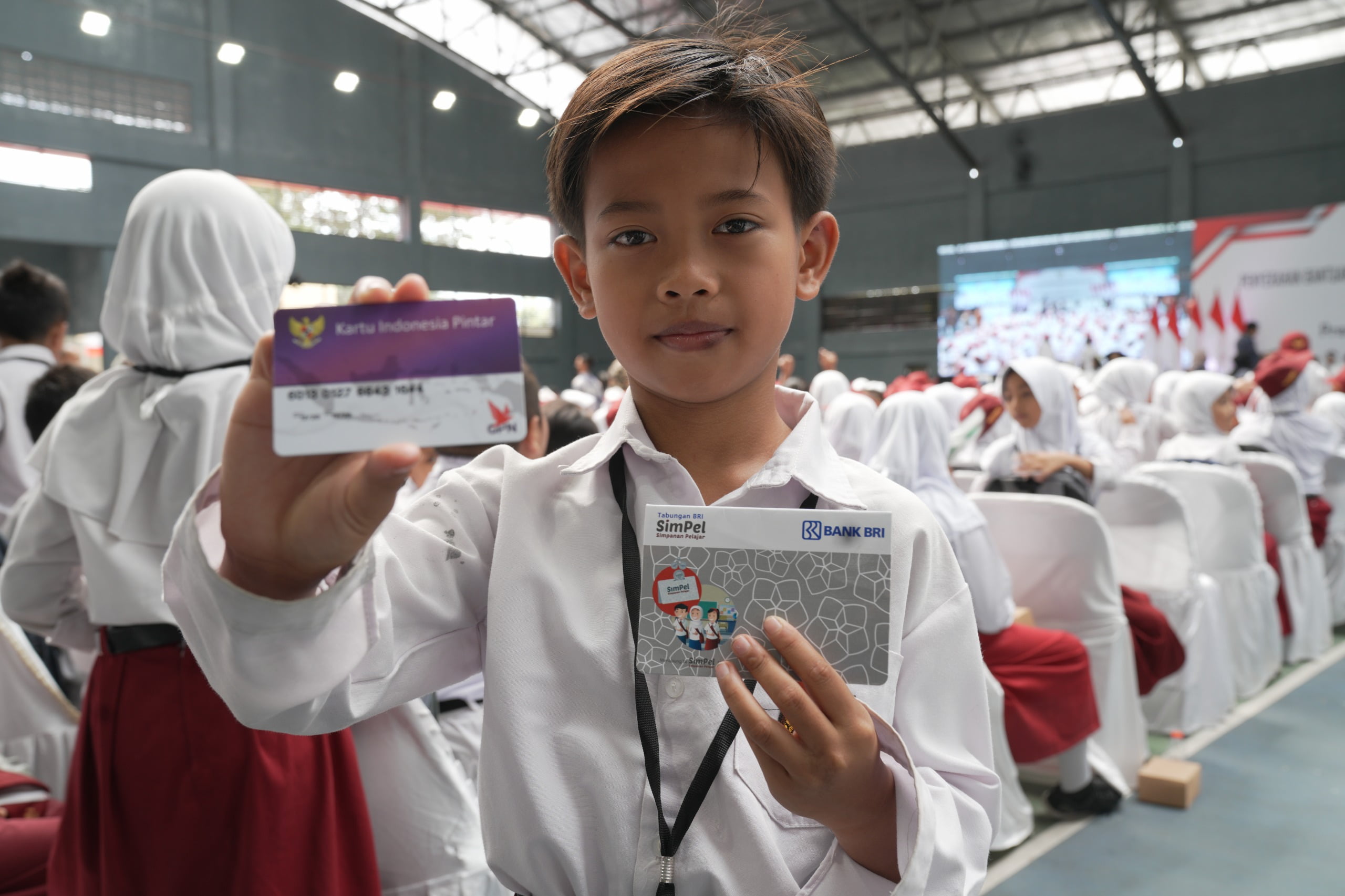 CUKUP PAKE HP! Cara Mudah Cek Tanggal Pencairan dan Bank Penyalur PIP Terbaru 2024