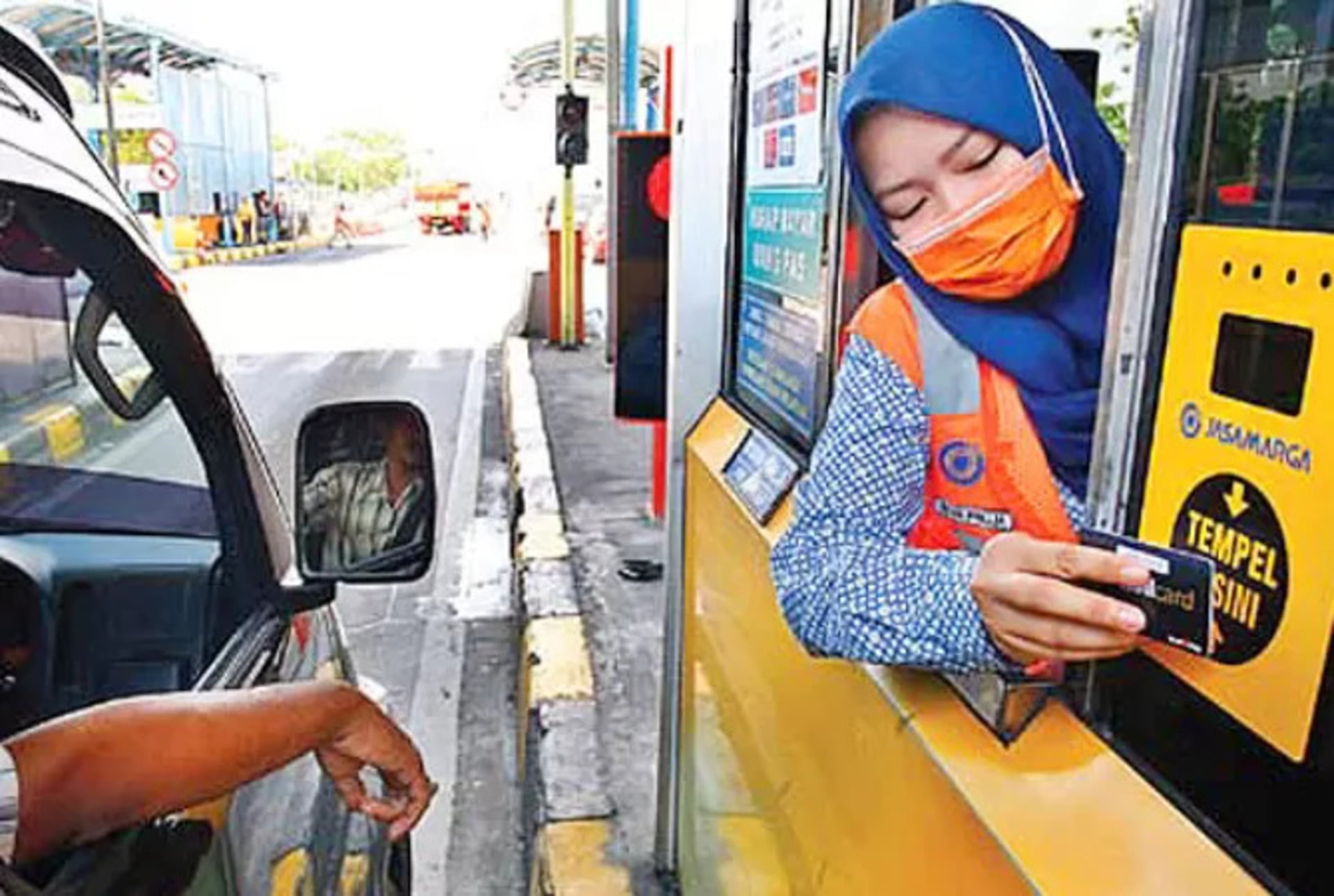 PRAKTIS! Cara Terbaru Mudik Lewat Tol Tanpa Kartu E-Toll