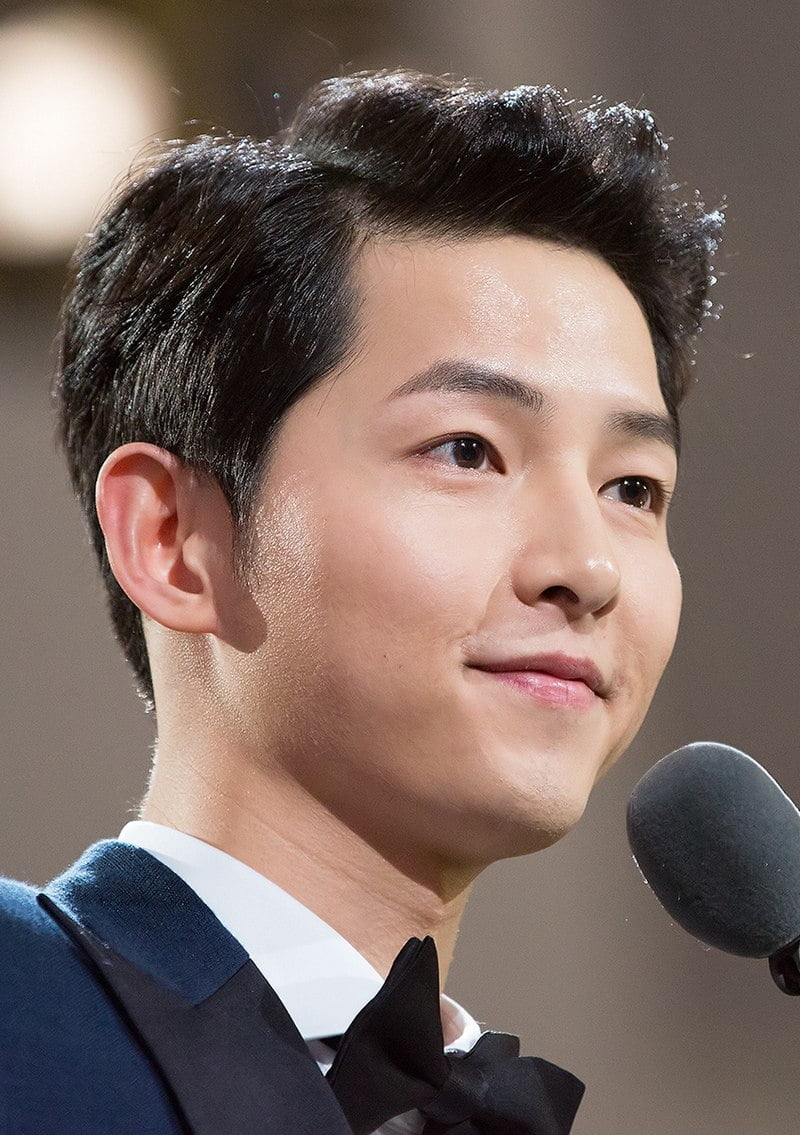 Song Joong Ki Akan Memerankan Peran Utama dalam Film “Bogota: City of the Lost