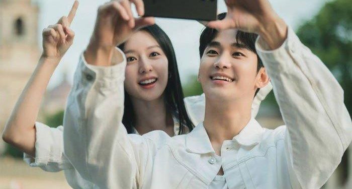 TEORI KONSPIRASI ENDING QUEEN OF TEARS: HAPPY ATAU SAD ENDING UNTUK HAE IN DAN HYUN WOO?