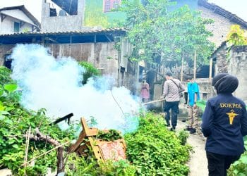 Polres Lampung Selatan dan Puskesmas Kalianda Gelar Fogging Cegah DBD