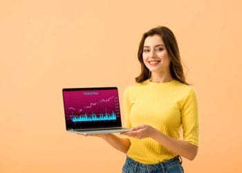 PENTINGNYA LITERASI KEUANGN DI ERA DIGITAL: KUNCI UNTUK MENGELOLA KEUANGAN DI DUNIA YANG TERHUBUNG