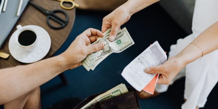 Gaji Besar, Dompet Tetap Tipis: Ini 5 Penyebab Uang Cepat Lenyap