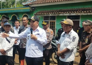 Bupati Tanggamus Tinjau Lokasi Banjir, Instruksikan Normalisasi Sungai dan Salurkan Bantuan Langsung