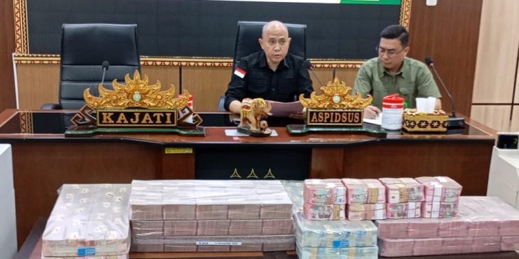 Publik Menunggu Klarifikasi Kejati Lampung: Misteri Pengelolaan Dana PI 10% PT LEB yang Bikin Tiga Direksi Ditahan