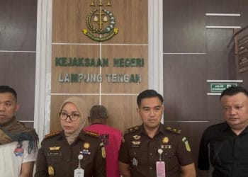 Buronan Korupsi Lampung Tengah Diringkus di Hutan, Penangkapan Penuh Ketegangan