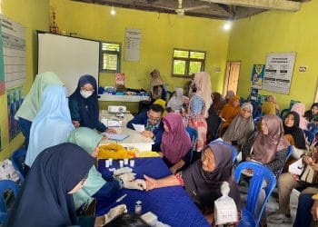 Poltekkes Tanjungkarang Dorong Kesehatan dan Ekonomi Warga Bernung