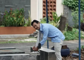 Menghormati Guru SMA Siger, Meski Kasus Masih Berlanjut