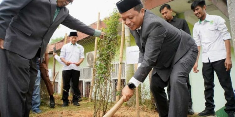 Bupati Pringsewu Pimpin Upacara HAB Kemenag Ke-80