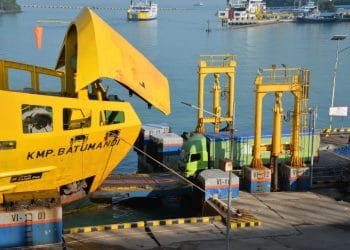 Pelabuhan Merak Ambil Alih Arus Logistik Saat Ciwandan Tergenang