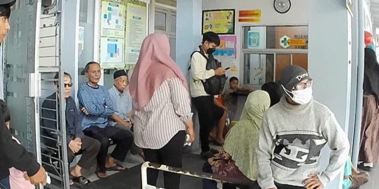 Warga Bandar Lampung Berobat Pakai KTP, Tantangan Transparansi Anggaran