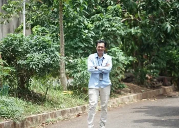 Antara Kata dan Makna, Refleksi Sosial dalam Puisi Meniti Anak-Anak Bapak