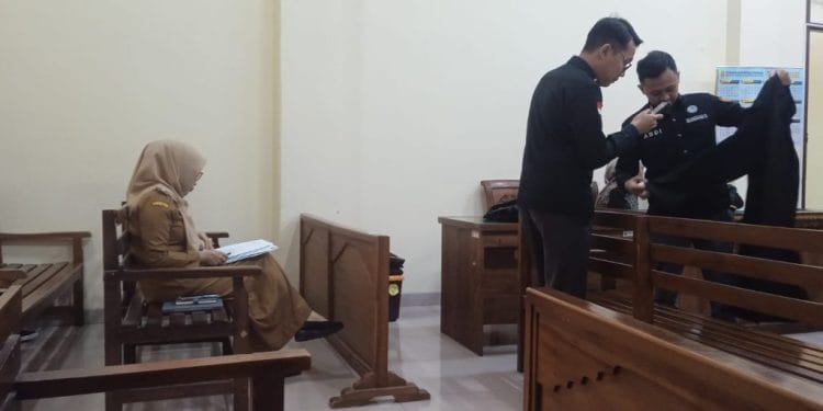 Eks Sekdaprov Lampung Fahrizal Darminto Absen dalam Sidang Tipikor PT LEB