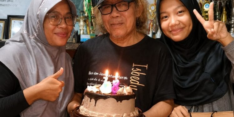 Ulang Tahun Penuh Makna, Isbedy Disambut Ucapan dari Media Sosial