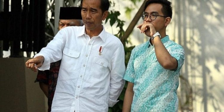 Gibran Bergerak Senyap, Jokowi Tetap Bersinar di Tengah Riuh Politik Nasional
