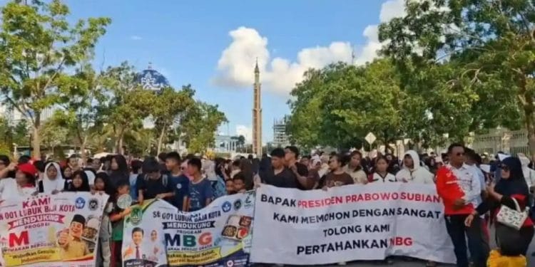 MBG Disorot dari Dua Sisi: Penopang Ekonomi Relawan atau Program yang Perlu Dibenahi?