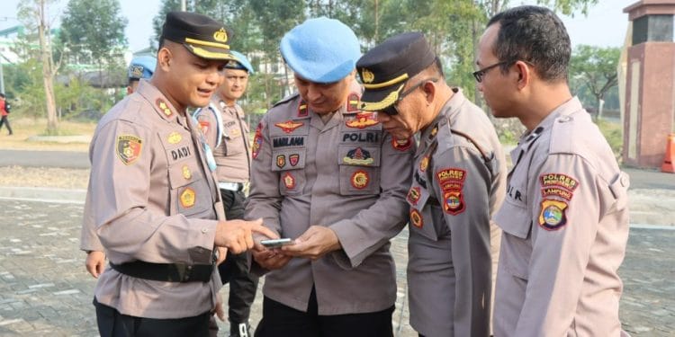 Berantas Judol dari Lingkungan Polri, Kapolres Pringsewu Lakukan Pemeriksaan Mendadak