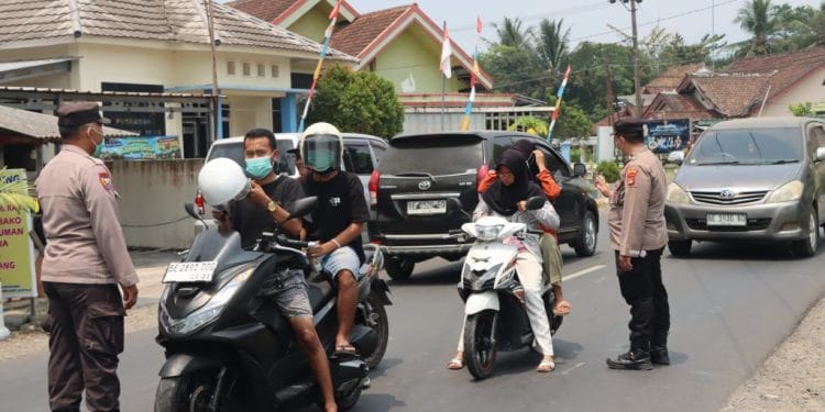 Dampak Erupsi Anak Krakatau, Kapolres Deddy Ingatkan Warga Palas Gunakan Masker
